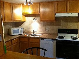 2bed/1bath in Schaumburg, Pool, Tennis, Patio in Schaumburg, IL (Photo 4 of 5)