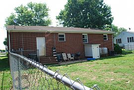 3 Bedroom Brick Ranch Home with Hardwood Floors  in Kernersville, NC (Photo 2 of 3)