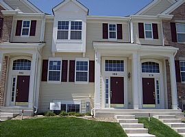 2 Bedroom Townhouse Near Forest Preserve Trails in Volo, IL