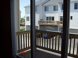 2 Bedroom Townhouse Near Forest Preserve Trails in Volo, IL (Photo 2 of 10)