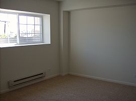 2 Bedroom Townhouse Near Forest Preserve Trails in Volo, IL (Photo 3 of 10)