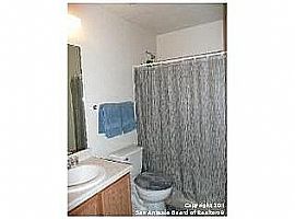 3 Bedroom, 2 Bath Home Conveniently Located Near Lackland Afb in San Antonio, TX (Photo 8 of 12)