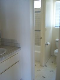 Nice 3 BR Home with Yard 	and Garage Near School in Joshua Tree, CA (Photo 4 of 4)