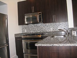 1 BR, 1.5 BA Condo with Hardwood Floors in Atlanta, GA (Photo 3 of 5)