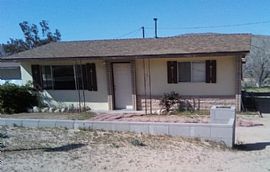 2 Bedroom Home Ready For You to Move Into in Yucca Valley, CA