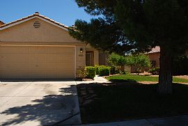 Beautiful Single Story in Gated Community Appliances Included!! in North Las Vegas, NV