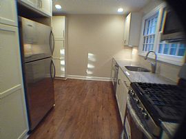 2 BR, 1 BA Apartment on Pembroke Ave. with Updated Kitchen  in Great Neck, NY (Photo 4 of 9)