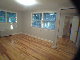 2 BR, 1 BA Apartment on Pembroke Ave. with Updated Kitchen  in Great Neck, NY (Photo 5 of 9)