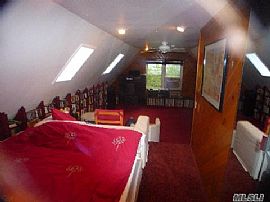 Ideal 4 Bedroom, Dutch Colonial Home on Spring Lane in Great Neck, NY (Photo 5 of 7)