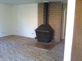 2 BR Home Near Stores with Awesome Patio!! in Yucca Valley, CA (Photo 3 of 4)