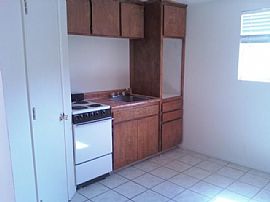 One Bedroom Apartment  in Yucca Valley, CA (Photo 3 of 3)