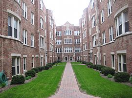 Luxurious 2 BD Condo with Marble Fireplace in New Austin Area  in Chicago, IL (Photo 6 of 8)