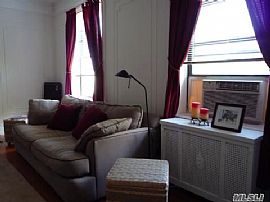 Wonderful Studio Apartment in The Heart of Great Neck in Great Neck, NY (Photo 4 of 12)