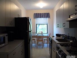 Wonderful Studio Apartment in The Heart of Great Neck in Great Neck, NY (Photo 7 of 12)
