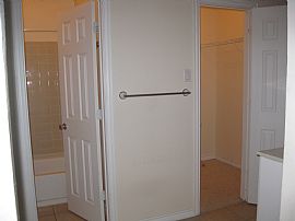 2b/2b Condo in Dallas, TX (Photo 2 of 4)