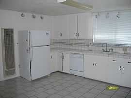 3 BR, 2 BA Home with Half Off The First Month's Rent! in Landers, CA (Photo 2 of 5)