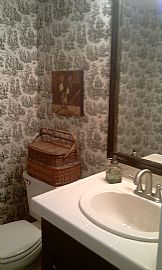 4 Bedroom Home Near Pinke Lake in Sammamish, WA (Photo 12 of 12)