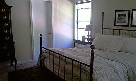 4 Bedroom Home Near Pinke Lake in Sammamish, WA (Photo 8 of 12)