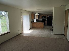 Spacious 4 BR Home with All Appliances Kitchen Included in Spanaway, WA (Photo 4 of 6)