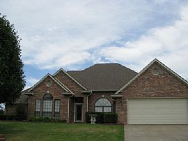 4 BR, 2.5 BA Home with  2 Car Attached Garage in Fort Gibson, OK
