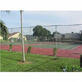 3bd/2.5 Townhouse with Washer, Dryer and Basic Cable Included!! in Lake Worth, FL