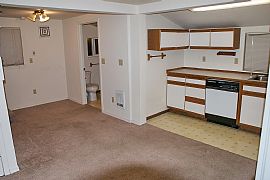 Clean and Cozy 1 Bd Apartment in Centralia, WA (Photo 5 of 6)