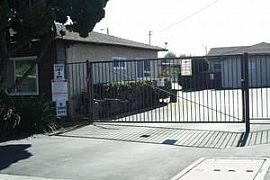 Cottage-Like Apartment Near All Schools and Cerritos College in Bellflower, CA (Photo 2 of 5)