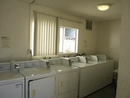 Cottage-Like Apartment Near All Schools and Cerritos College in Bellflower, CA (Photo 5 of 5)