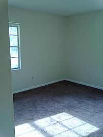 3/2great Spacious Home in De Land, FL (Photo 4 of 5)