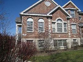 Wonderful Rental in Prestigious "Astor Place" in Wheeling, IL