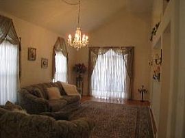 Wonderful Rental in Prestigious "Astor Place" in Wheeling, IL (Photo 3 of 4)