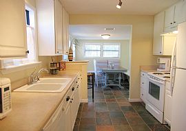 Stylish and Spotless Furnished By The Week/month in Saint Marys, GA (Photo 4 of 6)