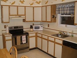 2 Bedroom Single Family Home with Eat-In Kitchen in Atco, NJ (Photo 2 of 4)