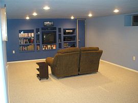 2 Bedroom Single Family Home with Eat-In Kitchen in Atco, NJ (Photo 3 of 4)