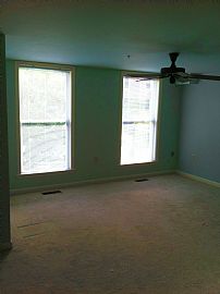 2-Level, 1 Bedroom with  And1.5 Bath, 1000 Sq/ft Townhouse in Washington, DC (Photo 2 of 6)