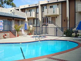 Townhouse For Lease - Move in Ready! Close to Csulb in Long Beach, CA
