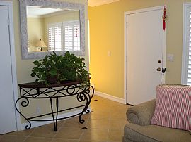 Townhouse For Lease - Move in Ready! Close to Csulb in Long Beach, CA (Photo 5 of 6)