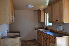 4bdroom +1.75bth For $1150/mnth 1800sqf in Tacoma, WA (Photo 2 of 10)