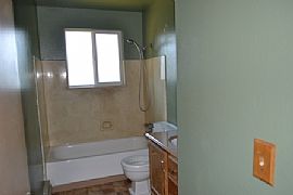 4bdroom +1.75bth For $1150/mnth 1800sqf in Tacoma, WA (Photo 3 of 10)