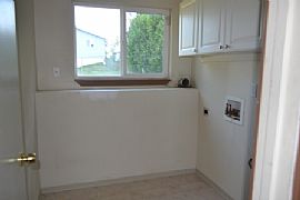 4bdroom +1.75bth For $1150/mnth 1800sqf in Tacoma, WA (Photo 6 of 10)
