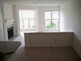 Gas Fireplace/private Patio/ Pet Friendly/ Short Term Options!! in North Olmsted, OH