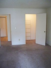 Gas Fireplace/private Patio/ Pet Friendly/ Short Term Options!! in North Olmsted, OH (Photo 4 of 4)