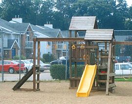 Get This 3 Bedroom Townhome - Do It Right Now! in Elkhart, IN (Photo 6 of 7)