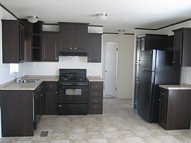 Very Cute, Affordable 2 Bedroom Home with Upgrades  in Peoria, AZ (Photo 2 of 6)