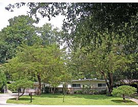 3 Bedroom Home with Great Deck For Entertaining.  in Savannah, GA