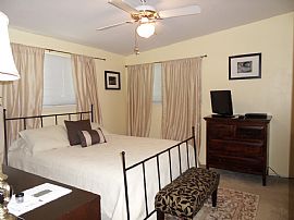 3 Bedroom Home with Great Deck For Entertaining.  in Savannah, GA (Photo 6 of 12)