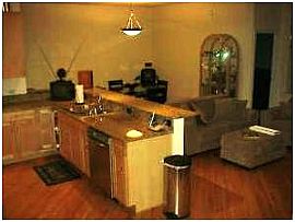 2 BR, 2 BA Condo Close to El, North Park,  North Eastern in Chicago, IL (Photo 3 of 5)