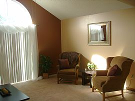 Sunny, Clean and Convenient in Elkhart, IN (Photo 3 of 7)