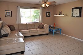 Spacious Waterfront 3 Bdr/3 Ba/1 Car Garage + Den Townhome (mar in Margate, FL (Photo 5 of 10)