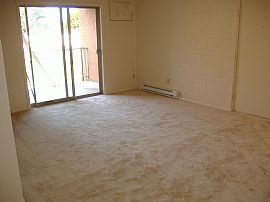 Beautiful 2br Apartment Close to Shopping in Benton Harbor, MI (Photo 2 of 4)